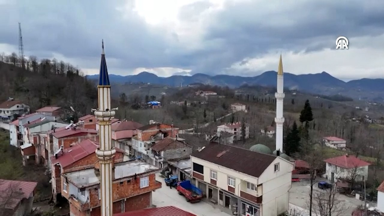 Tek adımla şehir sınırları değişiyor: Bu köyde 2 farklı iftar saati var