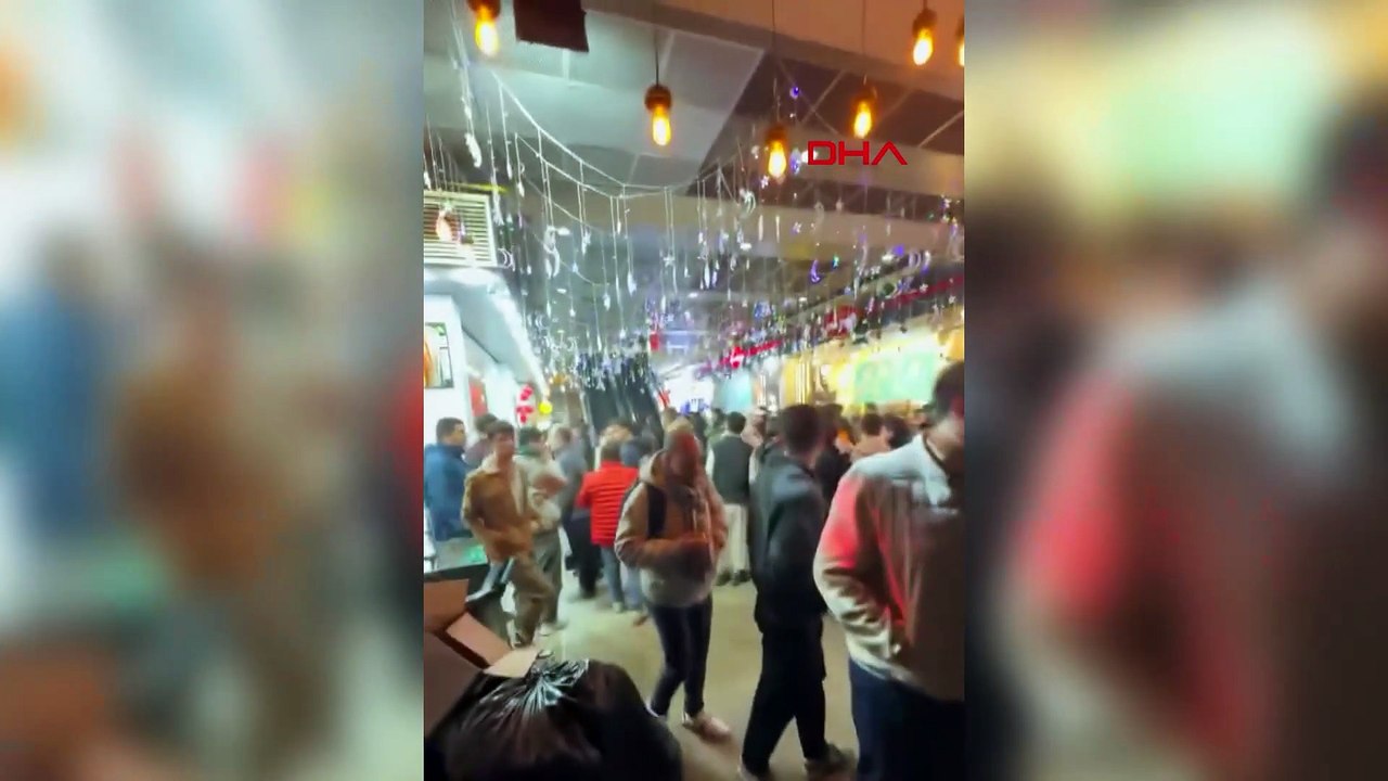 Başakşehir'de iftarın ardından iki grup arasında çıkan kavga kamerada