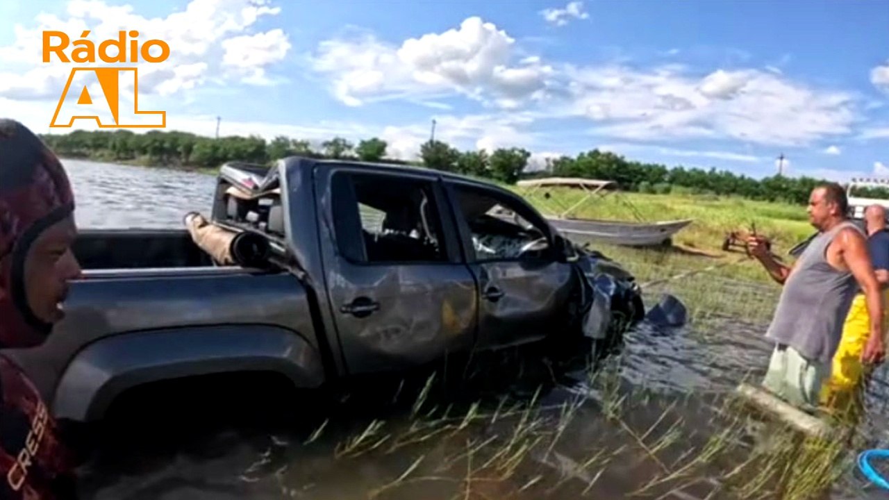 Caminhonete que caiu da ponte na SP-270 é removida do Rio Paranapanema Painel Informativo #12