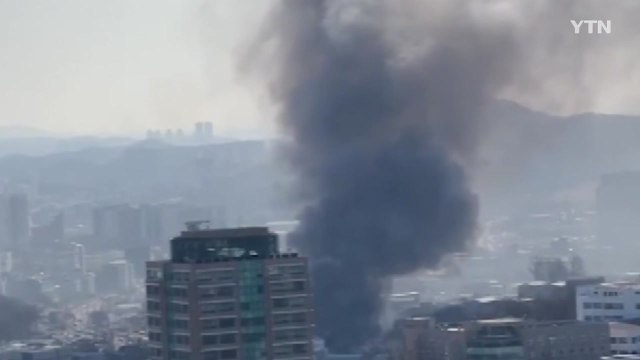 화성 기계 제조 공장 화재...작업자 3명 대피 / YTN