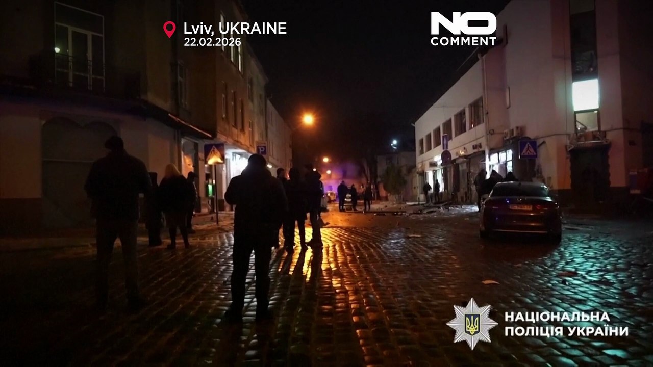 Украина расследует смертельные взрывы во Львове...