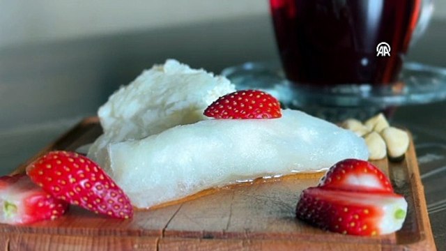 Isparta'da davet sofralarının vazgeçilmez lezzeti: Yalvaç güllacı