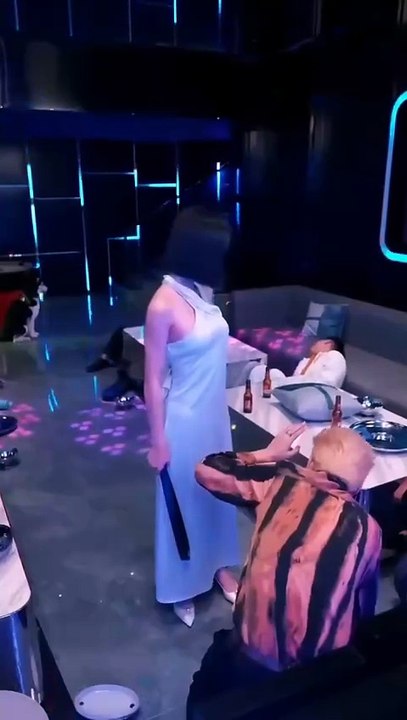 Part 1 Mr.  Feng, Your Wife's Martial Arts Skills Are Off the Charts 《 封先生,夫人她武力值爆表 》
