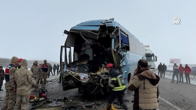 Erzurum'da ikinci kez zincirleme trafik kazası meydana geldi, 1 kişi öldü