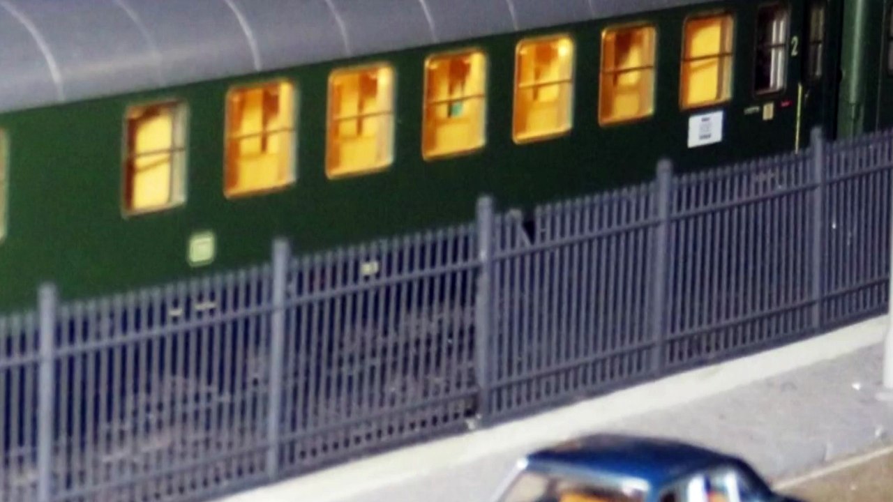 Nachtzug auf der Modellbahn