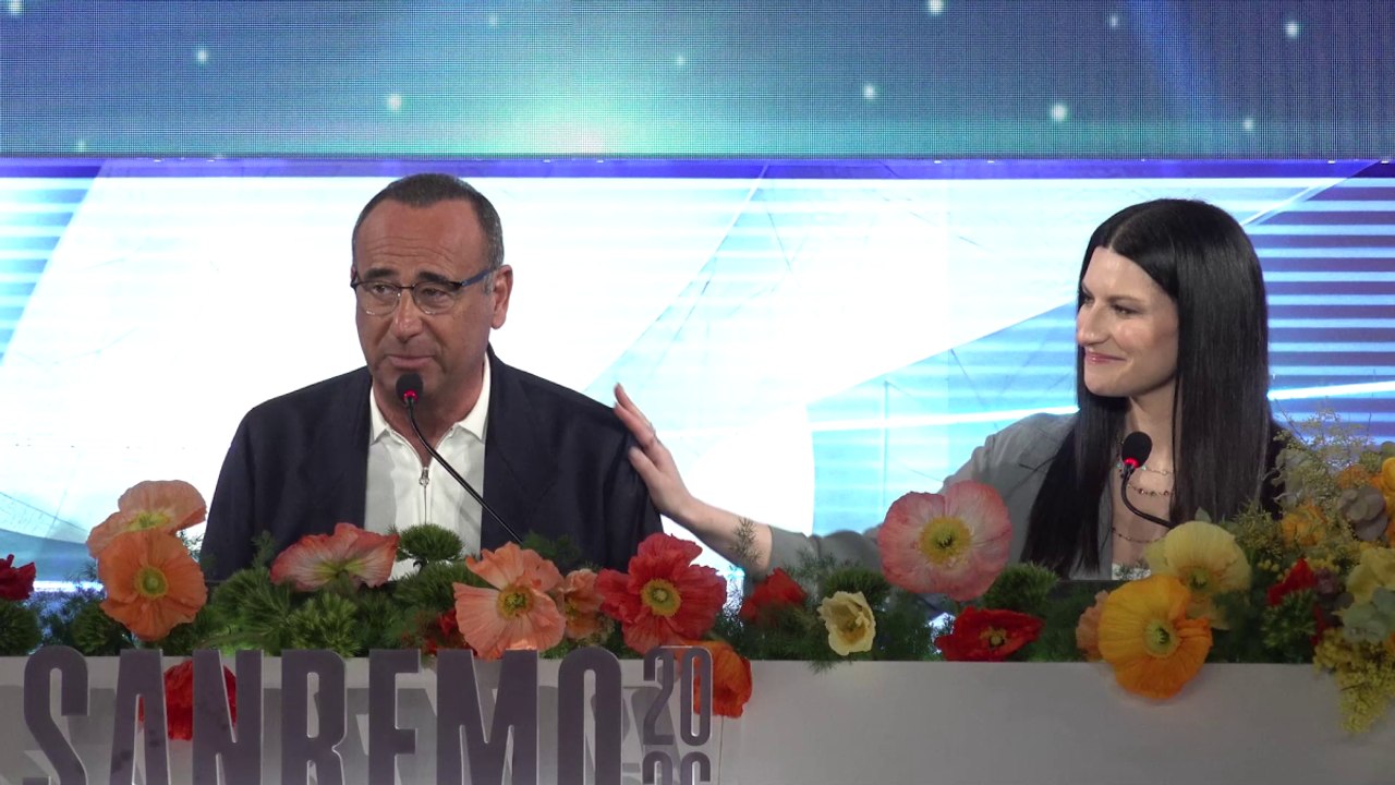 Carlo Conti commosso mentre parla di Baudo: «Tocca a me il primo Festival senza Pippo»