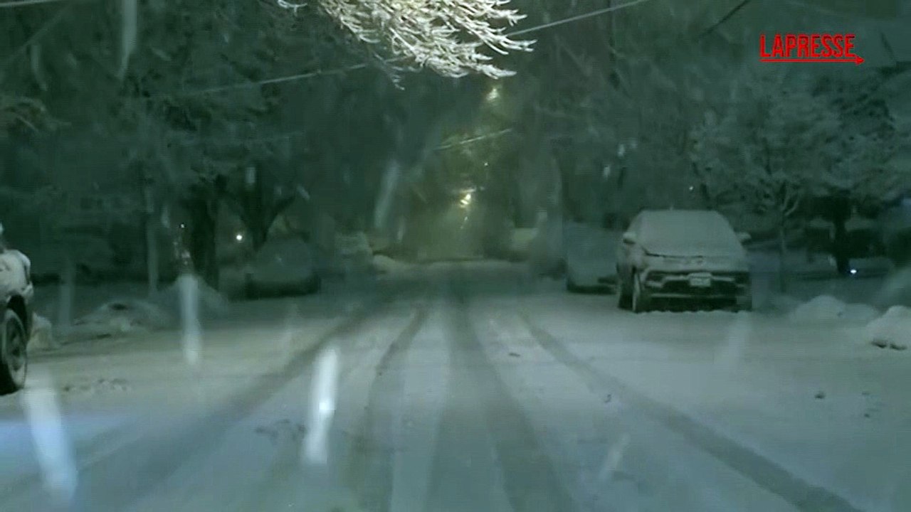 Stati Uniti, New York travolta da forte tempesta di neve