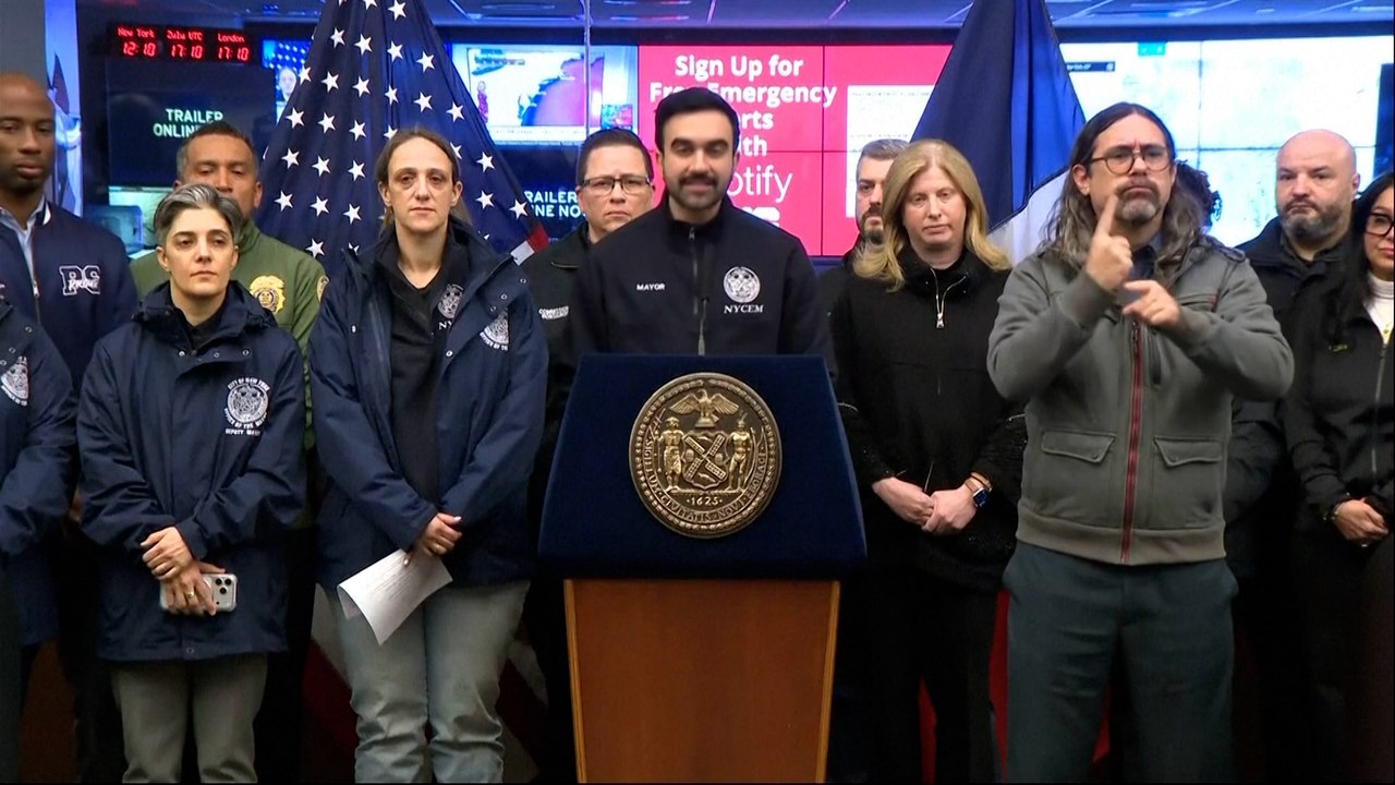 El alcalde de Nueva York declara el estado de emergencia por la nieve: "Quédense en casa"