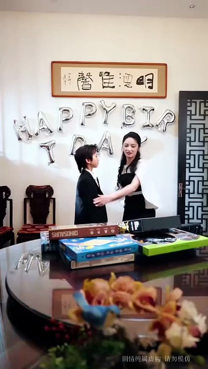 十年灯火照非亲 -Ten years of lamplight illuminated a non-relative's transfer