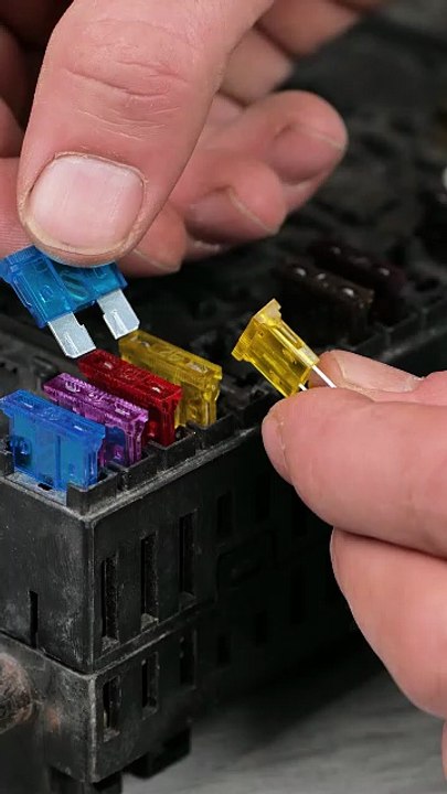 How to replace fuses like a pro🔌