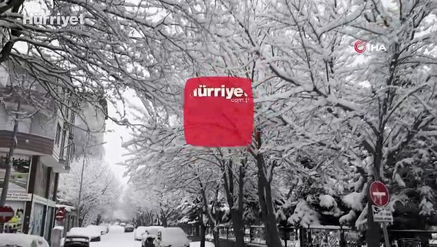 Patnos’ta kar sürprizi: İlçe merkezine 40 cm kar yağdı