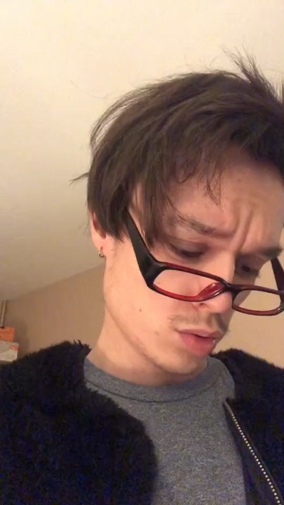 Et toi tu as redoublé combien de fois ?