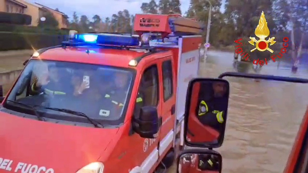 Sibari sott'acqua: dieci giorni di soccorsi estremi per il contingente dei Vigili del fuoco di Catanzaro