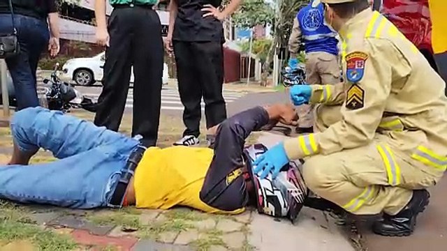 Motociclistas ficam feridos após forte colisão no Centro