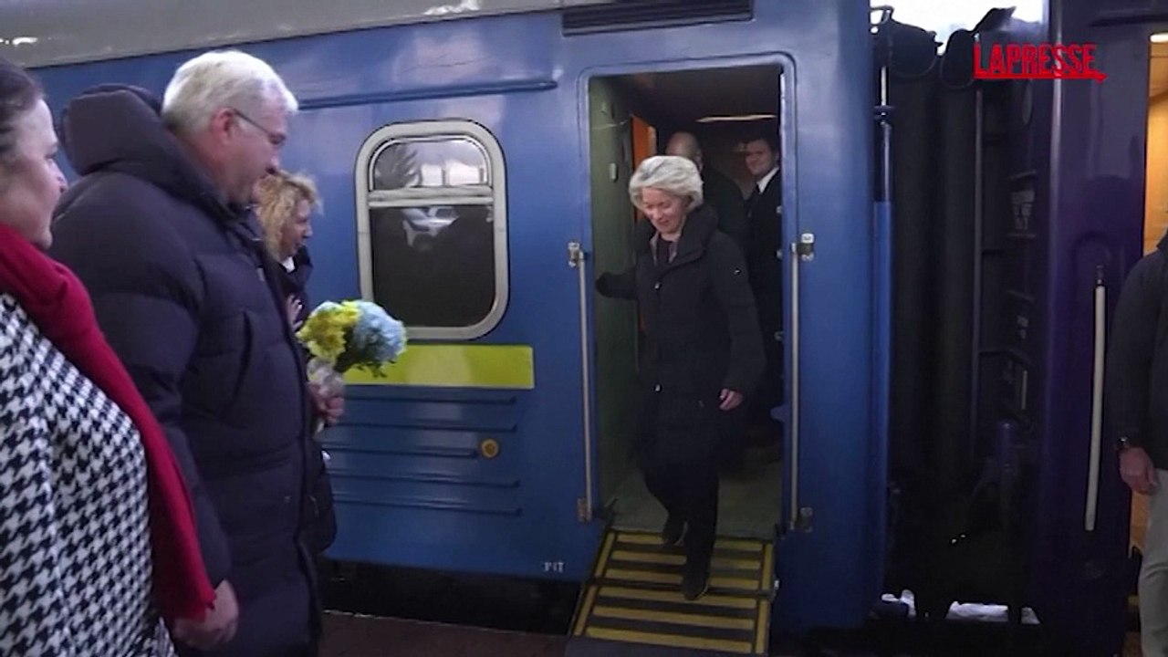 Ucraina, von der Leyen arriva a Kiev per celebrare i 4 anni di guerra
