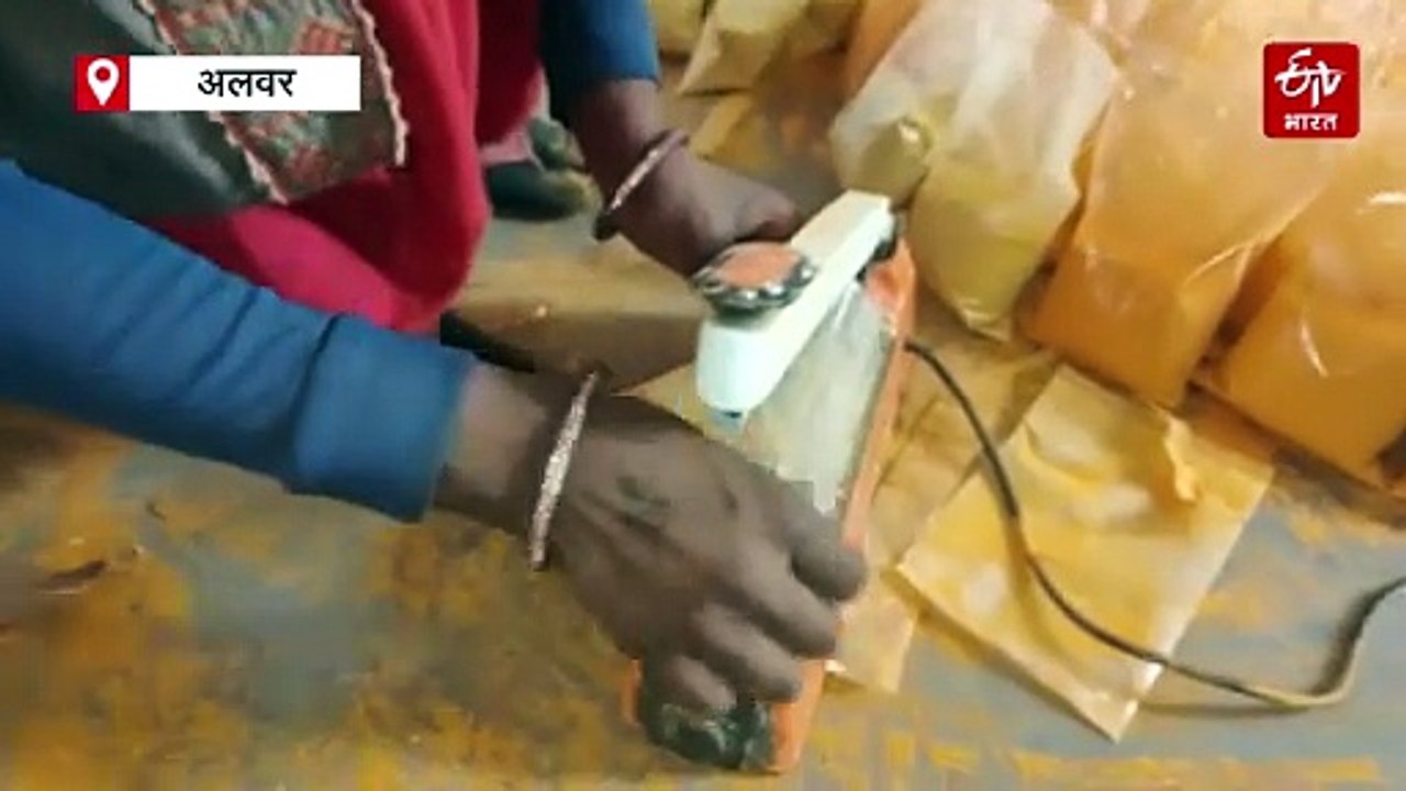 अब होली में केमिकल नहीं, खिलेंगे पलाश और नीम के रंग: अलवर के हर्बल गुलाल की बढ़ती मांग, इस बार 5 क्विंटल होगा तैयार