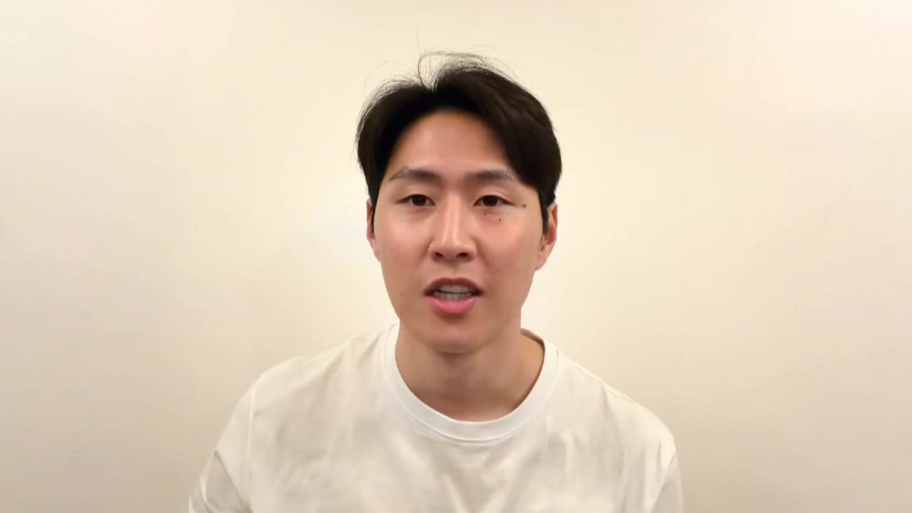 이강인, 축구협회 선정 '올해의 선수'...손흥민 제치고 첫 수상 / YTN