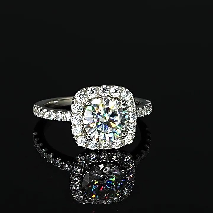 2CT Brilliant Moissanite Ring 💍✨