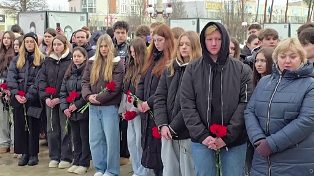 Regione di Kiev in lutto per i quattro anni di invasione mentre infuria la guerra a est
