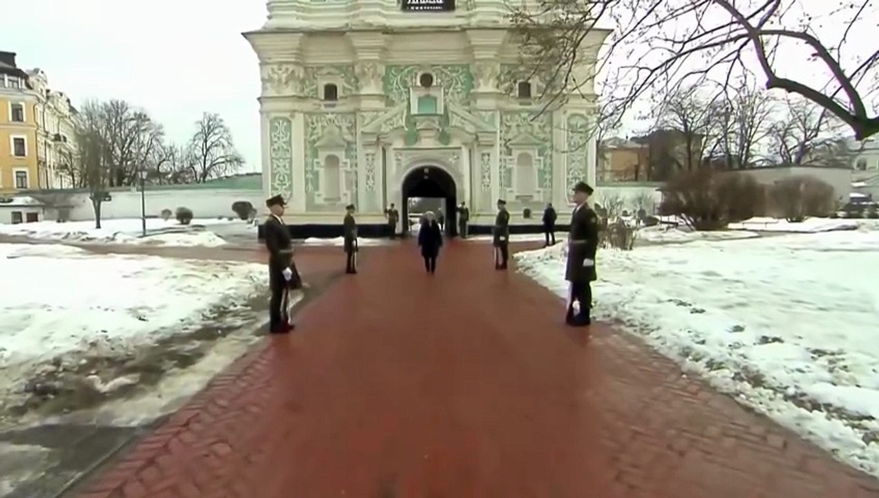 Зеленский и лидеры ЕС почтили погибших в войне...
