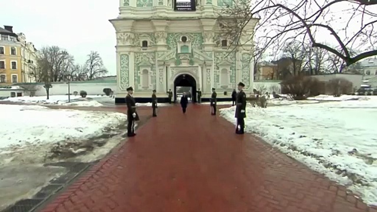 À Kyiv, Zelensky et des dirigeants européens honorent les victimes