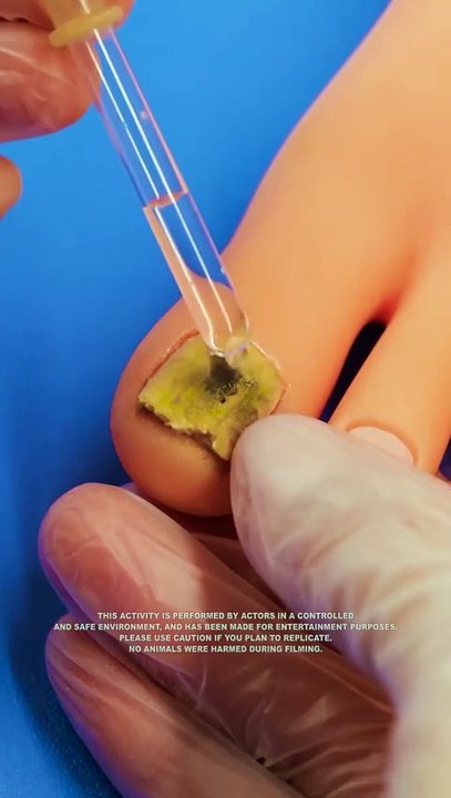 Keep your nails happy and healthy with these simple habits! 🧼🌸