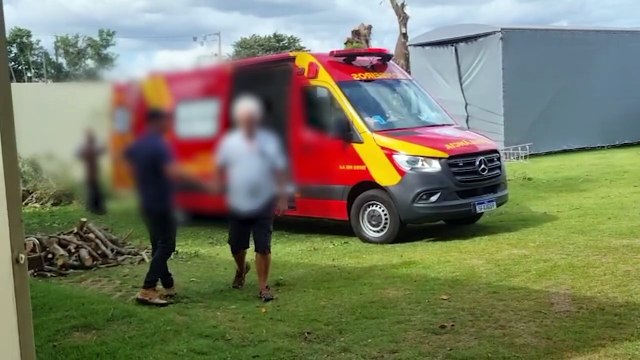 Homem de 61 anos fica ferido após cair de árvore e é socorrido pelo SIATE em Cascavel