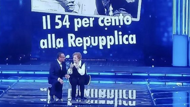 Il refuso inguardabile, la gaffe con doppio senso di Pausini: cosa è successo nella prima serata di Sanremo