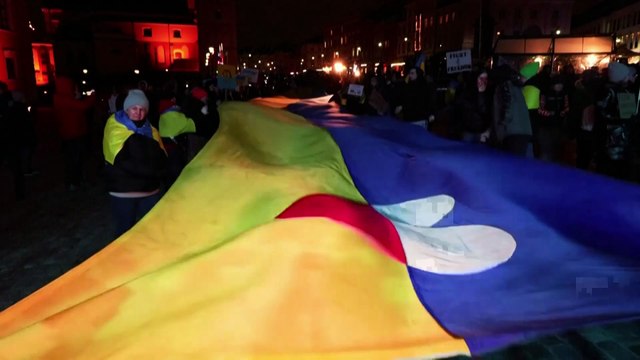 Quattro anni dall’invasione russa: Polonia in piazza a Varsavia