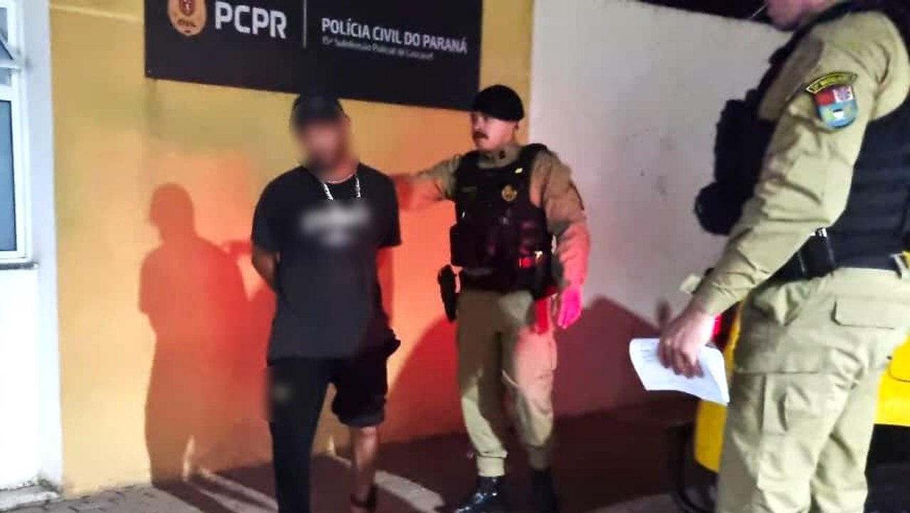 Esposa se tranca com filhas no quarto enquanto homem ateia fogo em sofá e tenta arrombar porta com faca em Corbélia