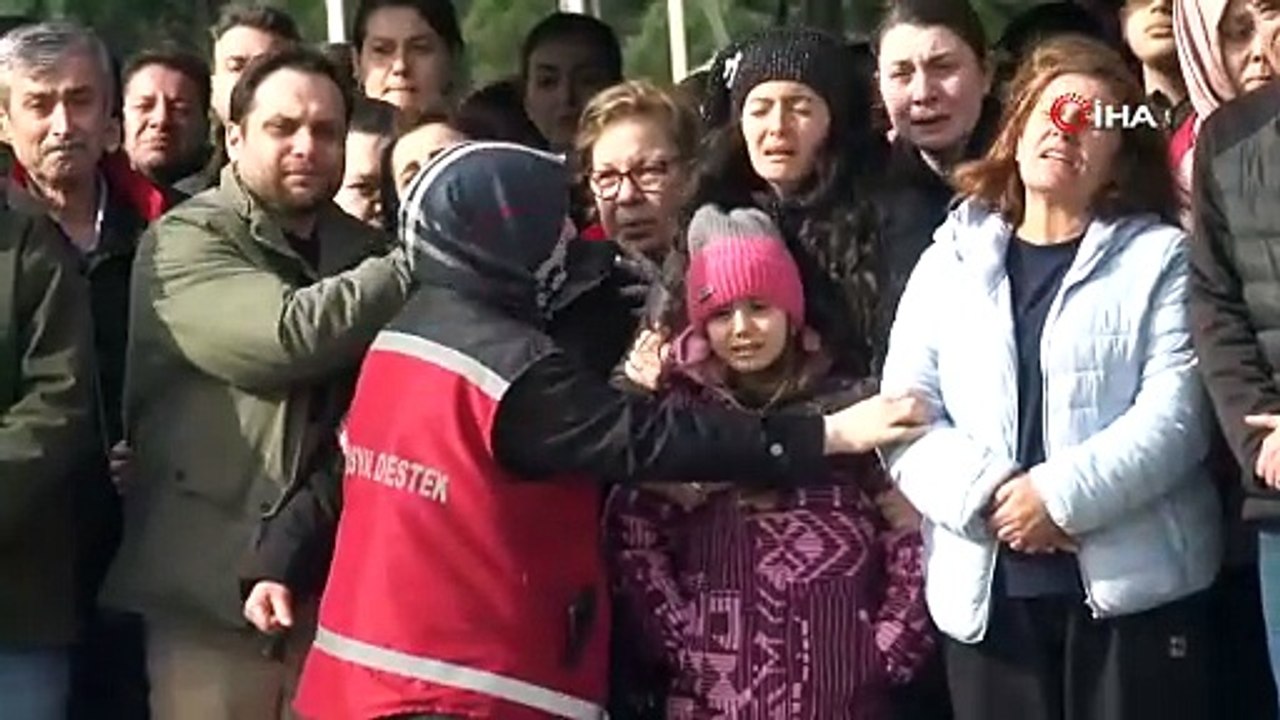 Şehit Şehit Pilot Binbaşı İbrahim Bolat\'ın Cenazesi İzmir’e Uğurlandı