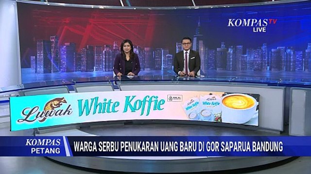 Warga Bandung Antusias Antre Tukar Uang Baru di GOR Saparua | KOMPAS PETANG