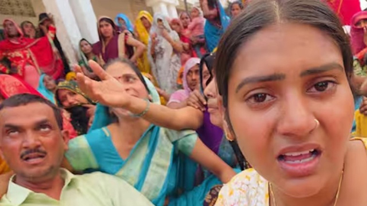 Youtuber Shivani Kumari ने Close Friend Poonam की मौत का किया Vlog Shoot, Public Angry Reaction