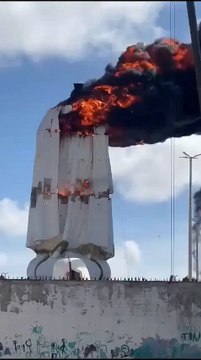 Incêndio destrói imagem de Nossa Senhora de Fátima; estátua estava em construção