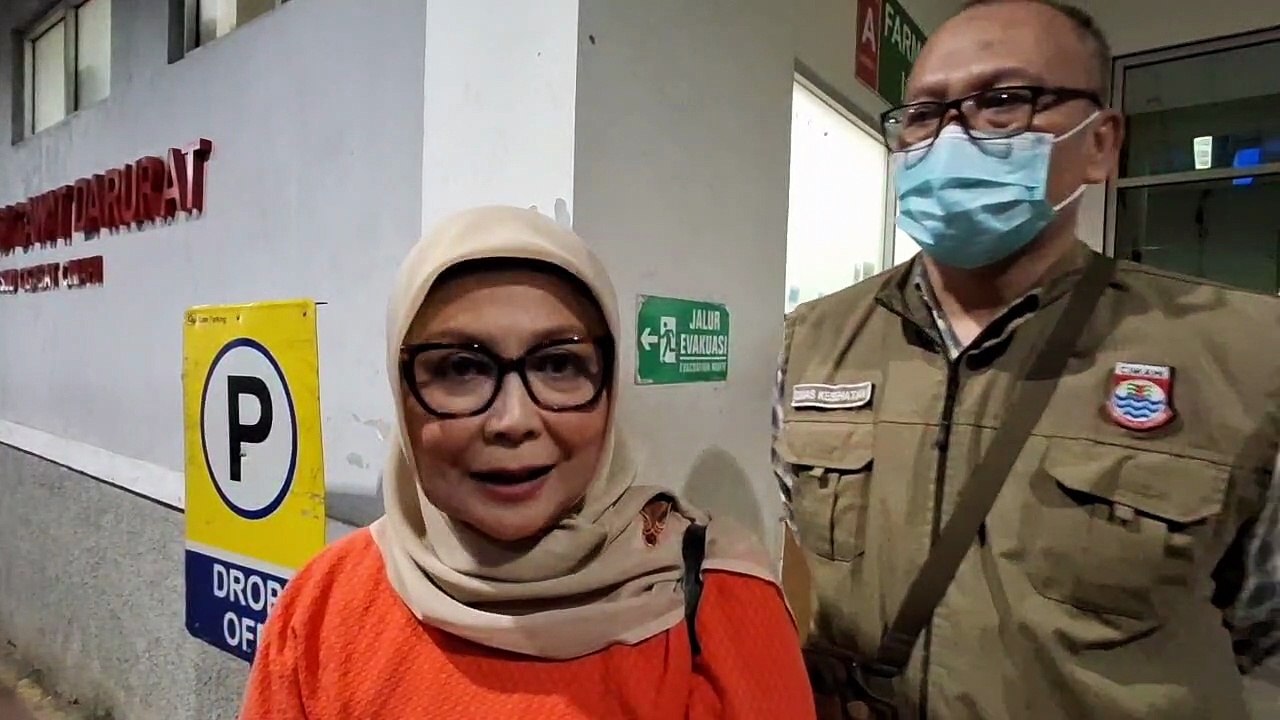 Keterangan Kepala Dinas Kesehatan Kota Cimahi, Mulyati di RSUD Cibabat soal keracunan makanan MBG di Cimahi, Jawa Barat, Rabu (35/2/2026).
