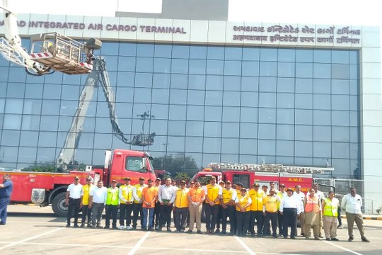 Ahmedabad: संभावित आपदाओं से निपटने के लिए एयरपोर्ट पर की मॉक ड्रिल