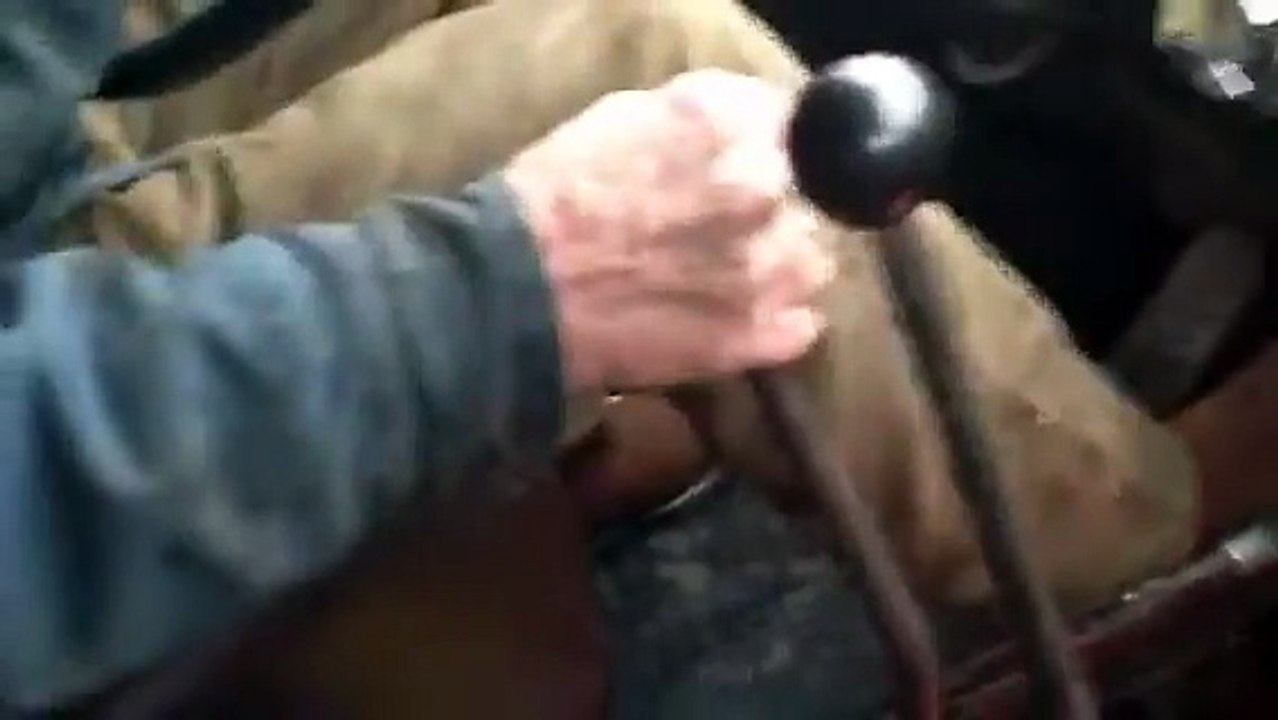 Shifting the Mack B61 - WobblinGoblin1 (360p, h264)