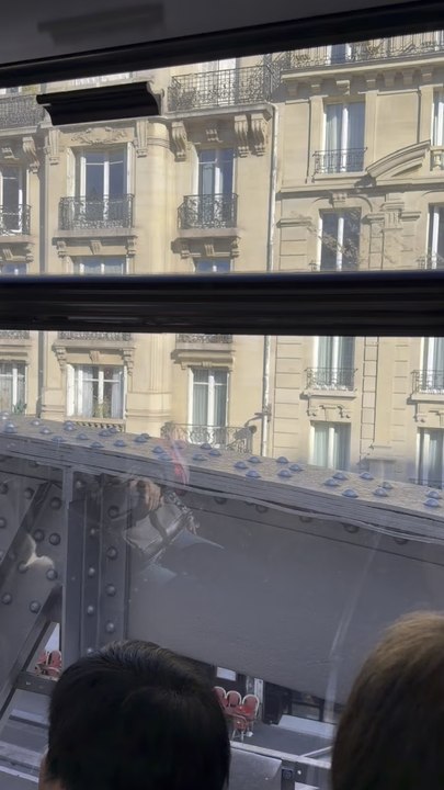 Subway in Paris is incredible best spot for the Eiffel Tower 🇫🇷🥖