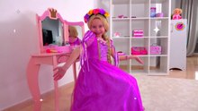 Princesa Rapunzel juegan con espejo mágico _ cuentos infantiles en Español