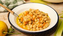 Sopa griega de garbanzos con limón