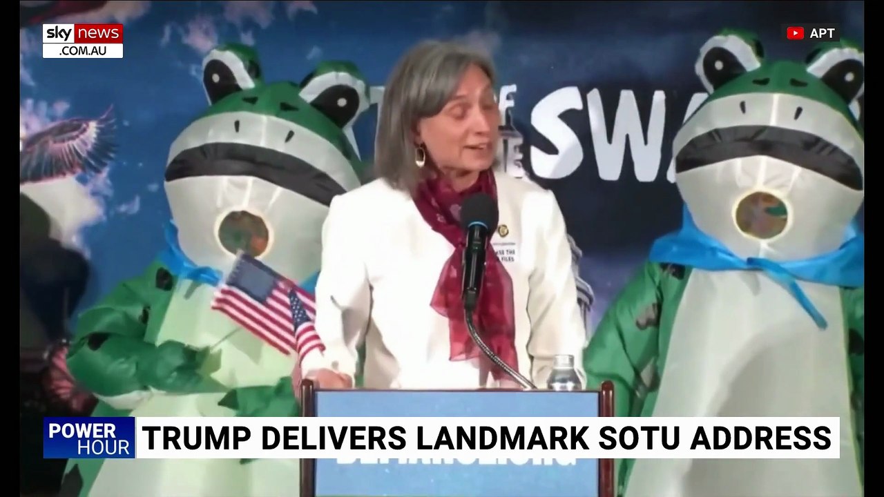 Lefties in meltdown as Donald Trump hilariously trolls ‘crazy’ Democrats on stage