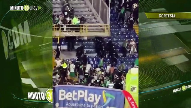 ¡No se soportan ni entre ellos mismos! Hinchas de Atlético Nacional se enfrentaron entre sí en El Campín