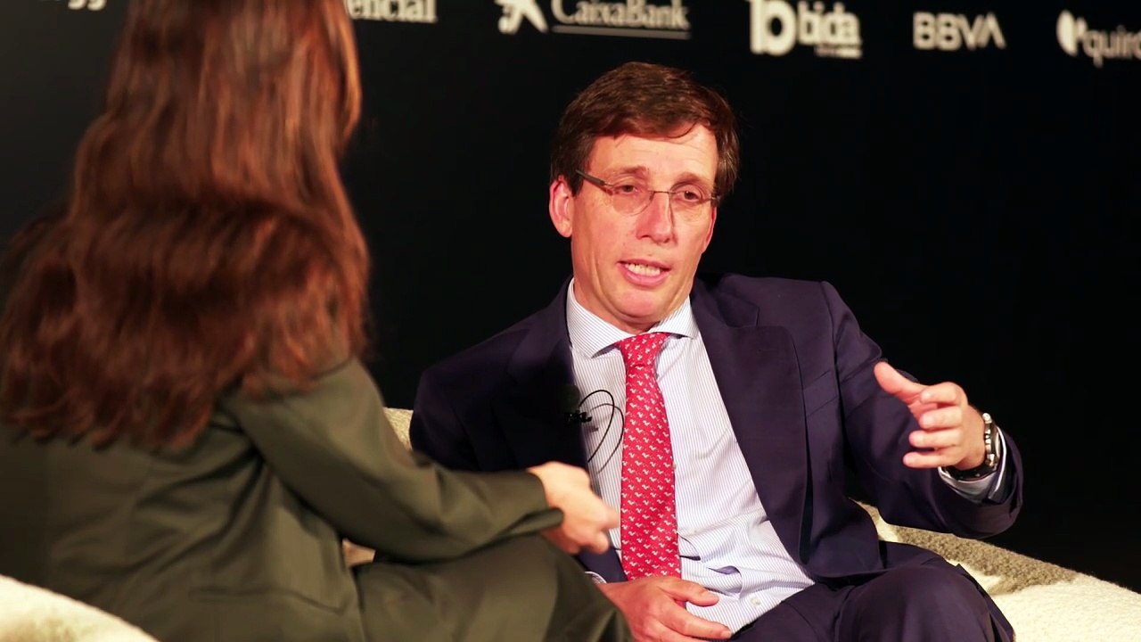 Almeida: "Prefiero periódicos sin democracia que democracia sin periódicos"