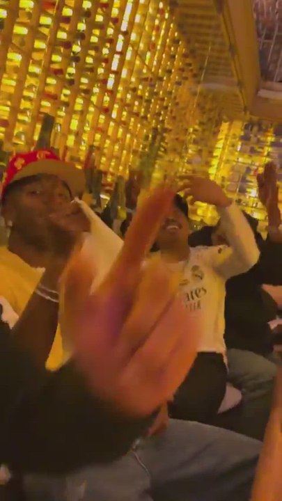 Vinicius y Militao celebran el pase del Madrid en Champions con YG Marley, nieto de Bob Marley