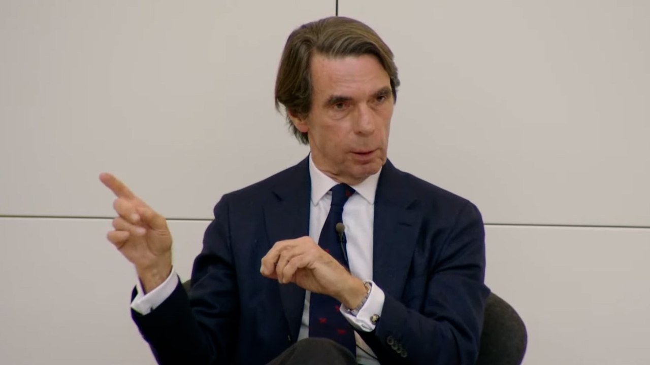 Aznar revela contactos habituales entre Moncloa y Vox para torpedear a Feijóo