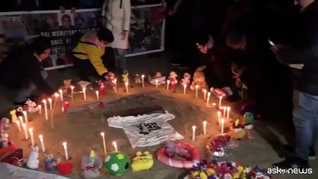 Migranti, la veglia a Steccato di Cutro nel terzo anniversario strage