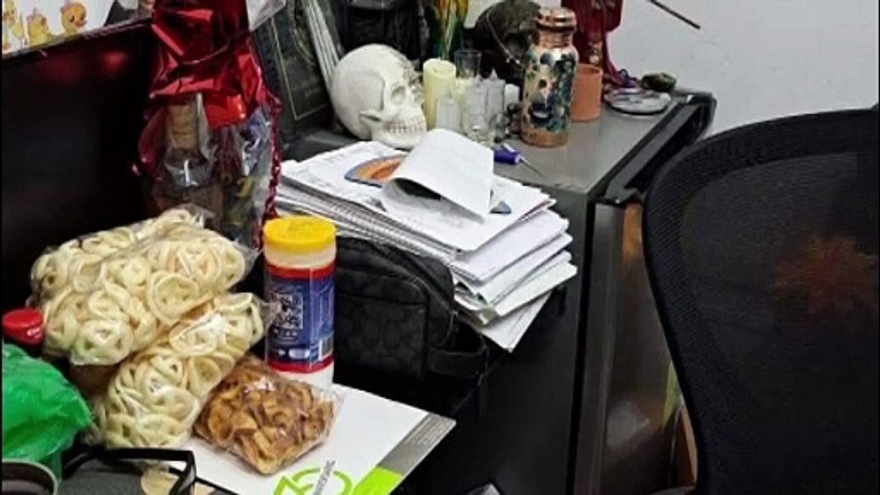 Polémica por altar a la Santa Muerte en oficina pública | CPS Noticias Puerto Vallarta