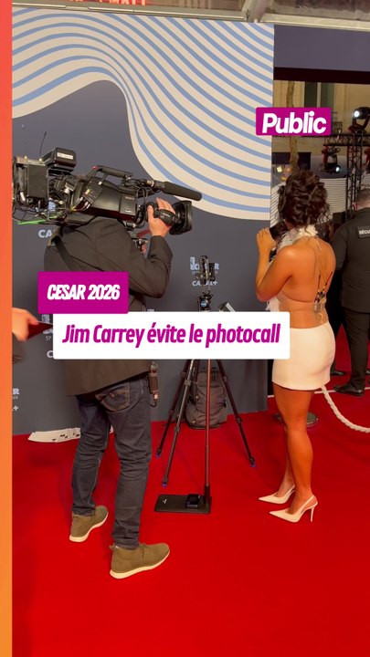 51e cérémonie des César à l'Olympia. Jim Carrey évite soigneusement de passer par le photocall
