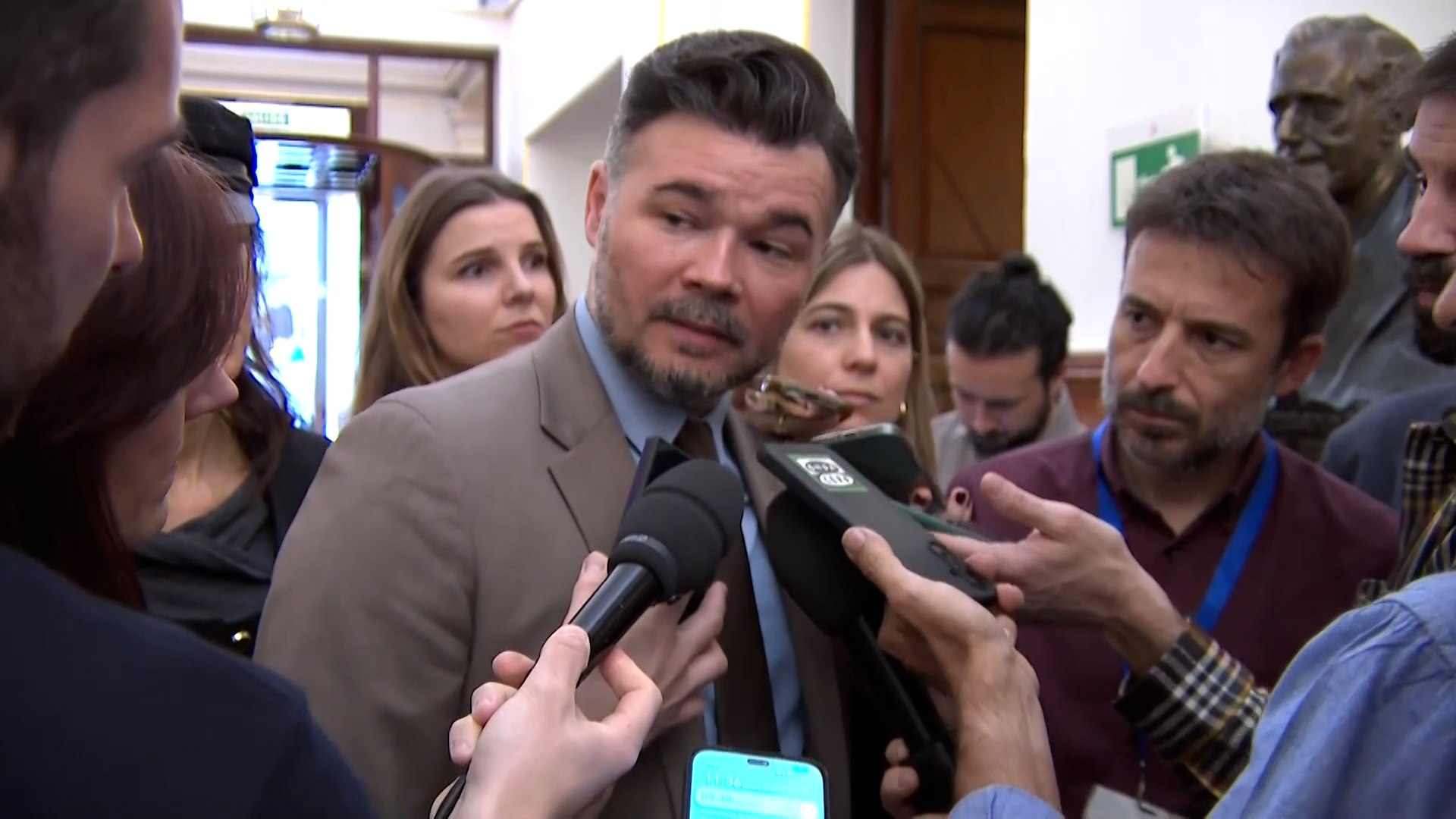 Rufián, sobre la posible vuelta del Rey emérito a España: "Los delincuentes mejor fuera que dentro"