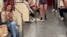 American Soldier changes on subway and proposes 🥹🥹